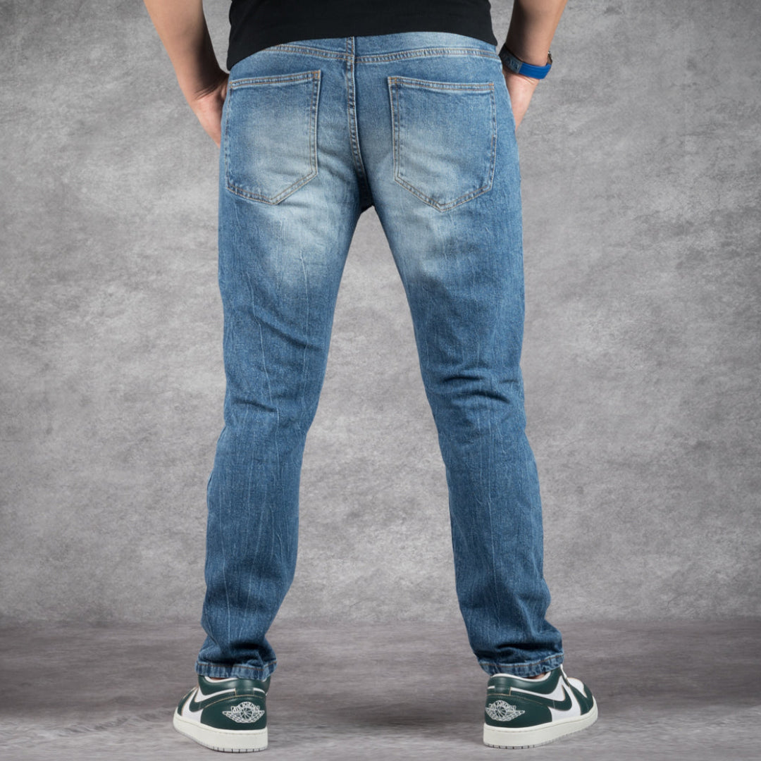 5' 8" short men wearing perfect fit washerd blue jeans 